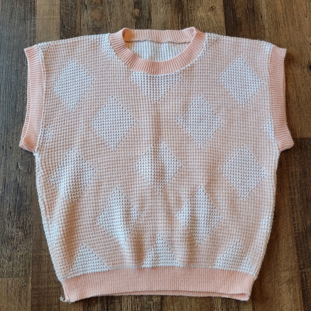 Vintage 70s 80s Peachy Pink Metallic Thread Diamond Print Acrylic Knit Top